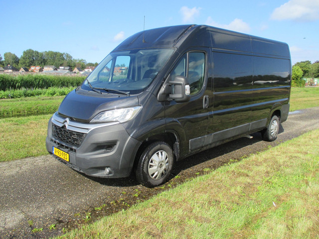 56140502-0.jpg